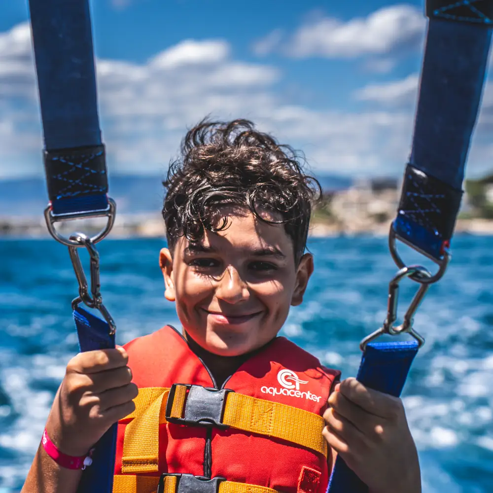 parasailing salou boy